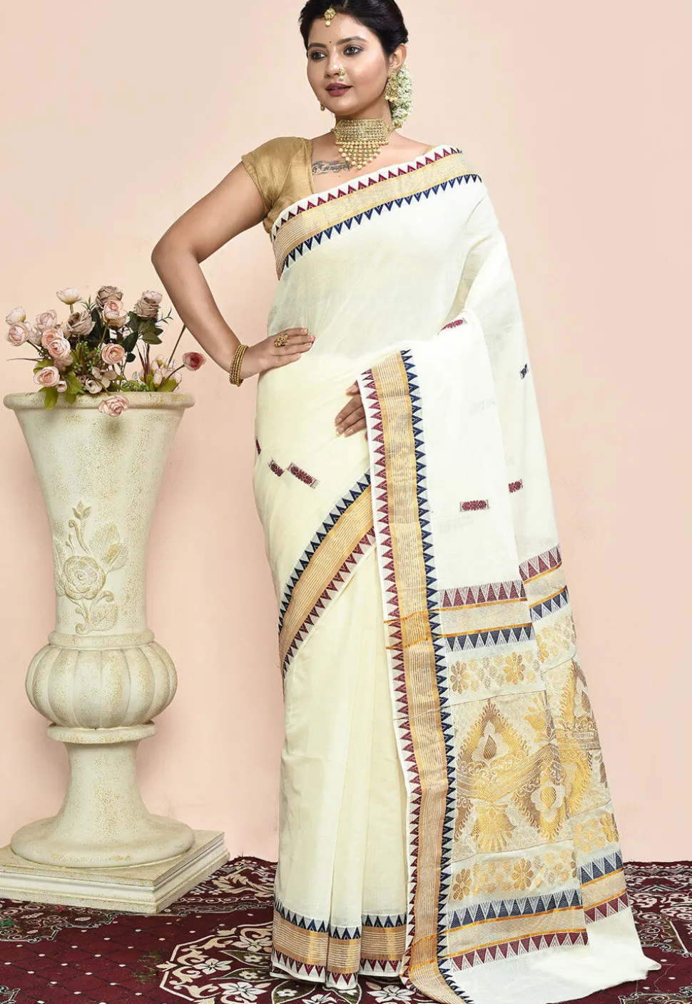 Kerela Kasavu Pure Cotton Saree in Off White