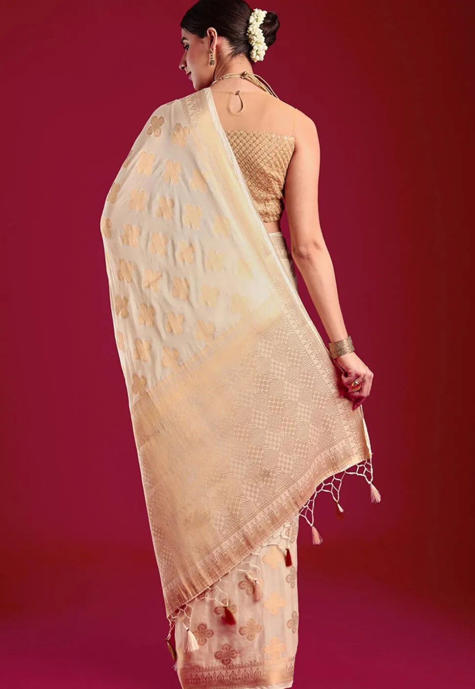 Kerela Kasavu Silk Crepe Saree in Cream