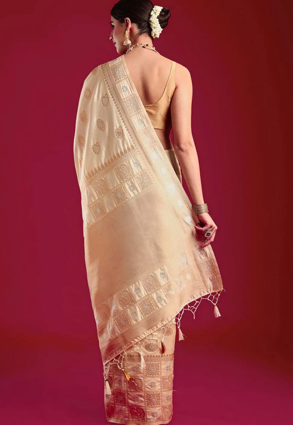 Kerela Kasavu Silk Saree in Cream