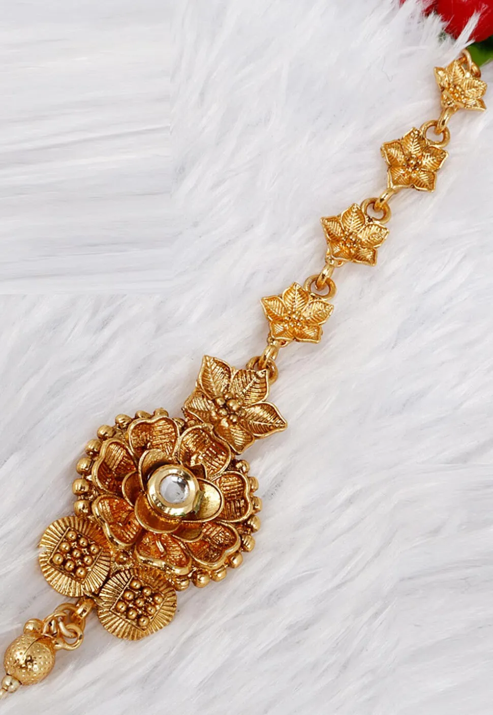 Kundan Maang Tikka