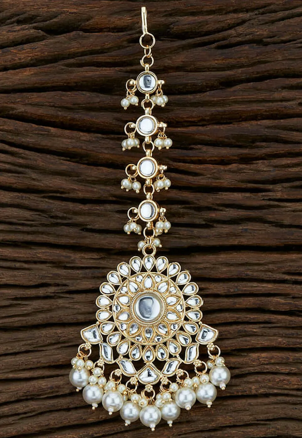 Kundan Maang Tikka