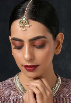 Kundan Maang Tikka