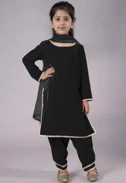 Lace Border Velvet Punjabi Suit in Black