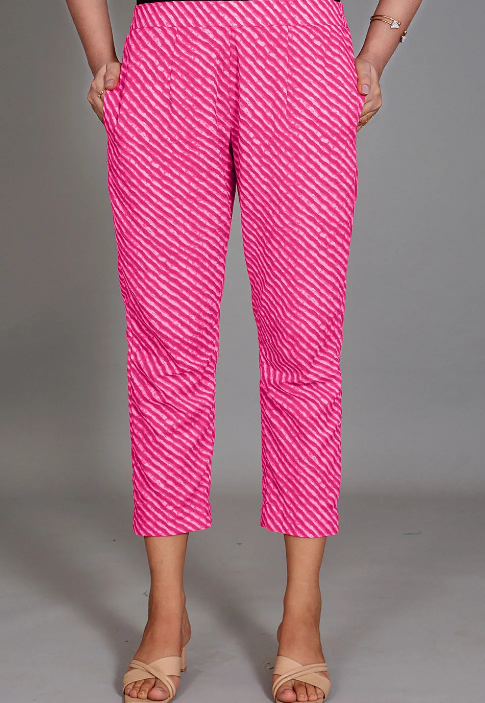 Leheriya Printed Cotton Pant in Pink