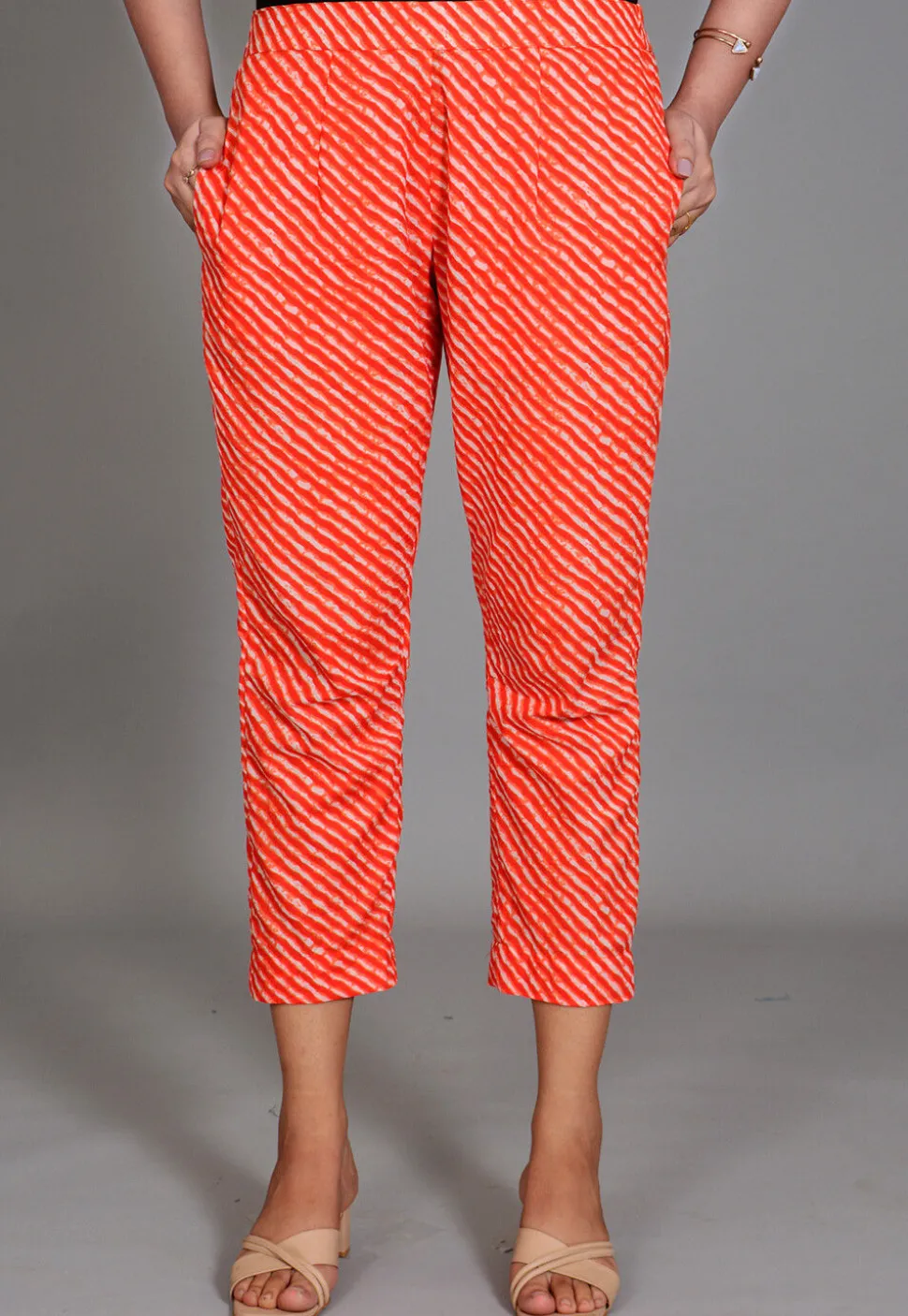 Leheriya Printed Cotton Pant in Red
