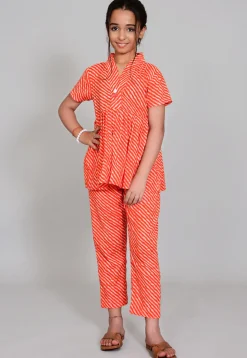 Leheriya Printed Cotton Short Kurti Set in Red and White