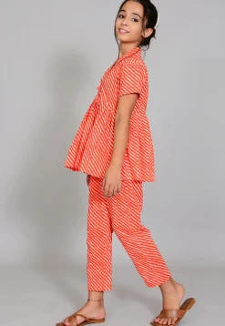 Leheriya Printed Cotton Short Kurti Set in Red and White
