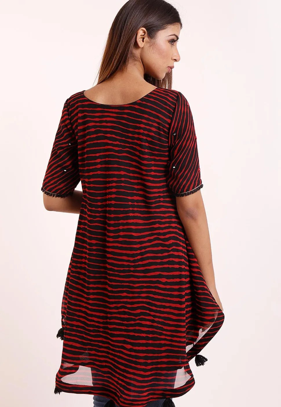 Leheriya Printed Georgette Asymmetric Tunic in Black and Red