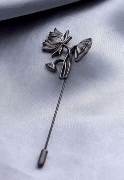Lotus Magic Metallic Lapel Pin