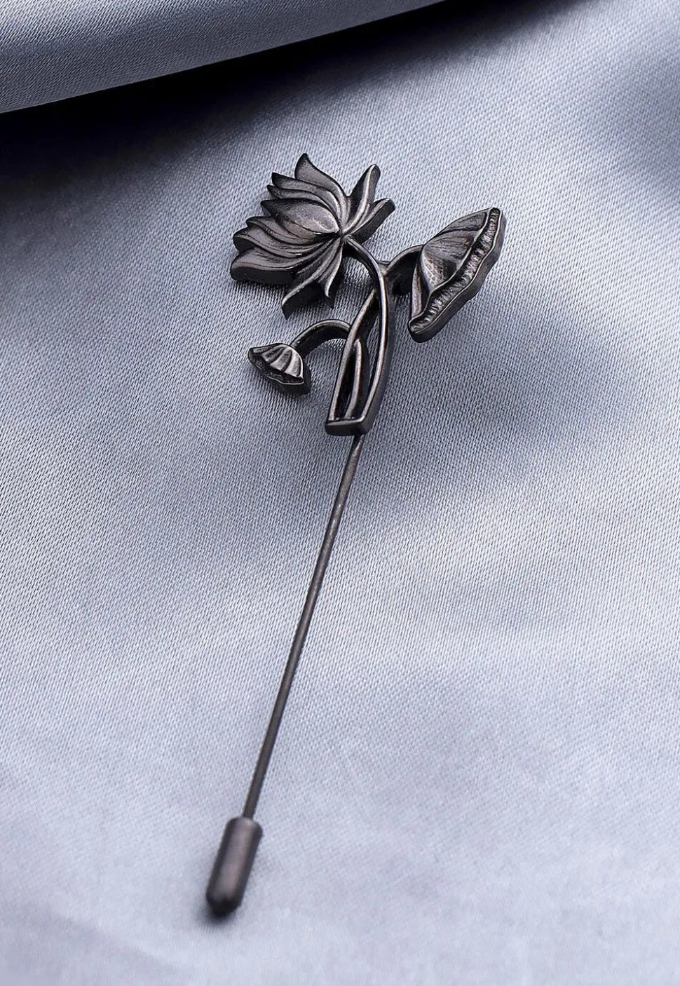 Lotus Magic Metallic Lapel Pin