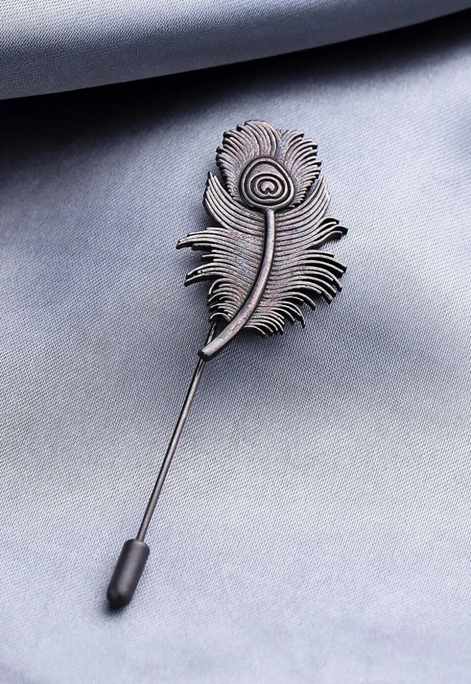 Peacock Grace Metallic Lapel Pin