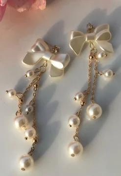 Pearl Bow Earring