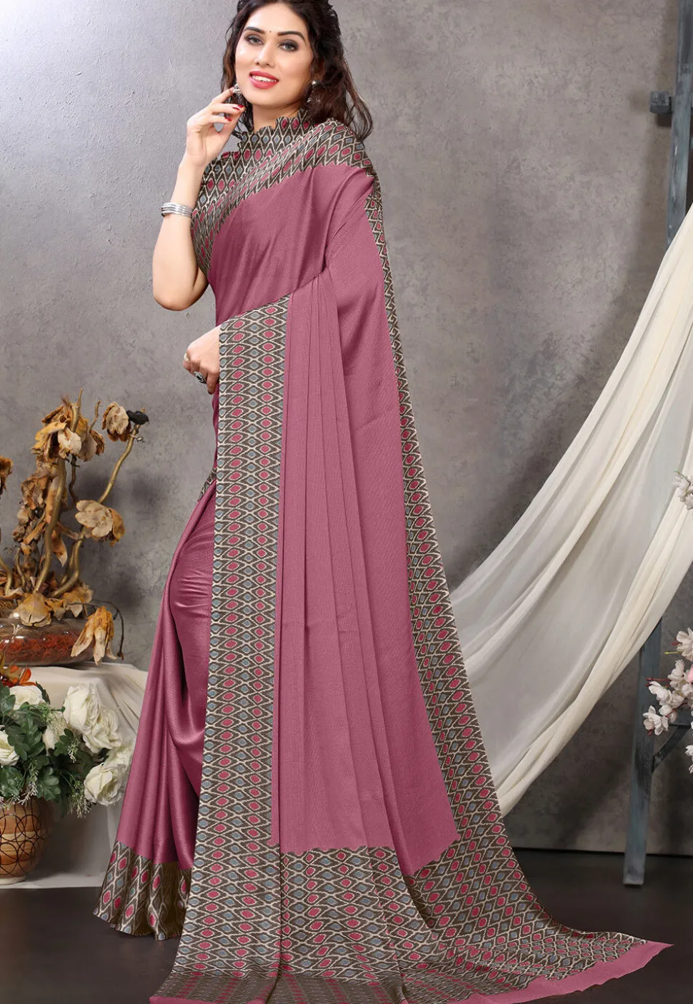 Printed Border Chiffon Saree in Pink