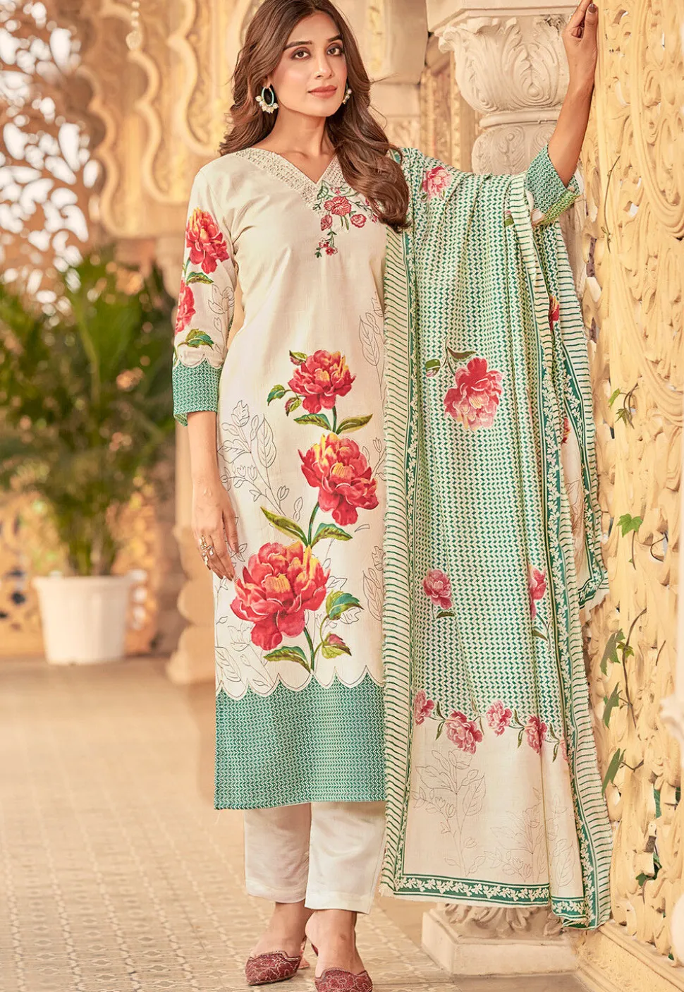 Printed Muslin Silk Pakistani Suit in Cream