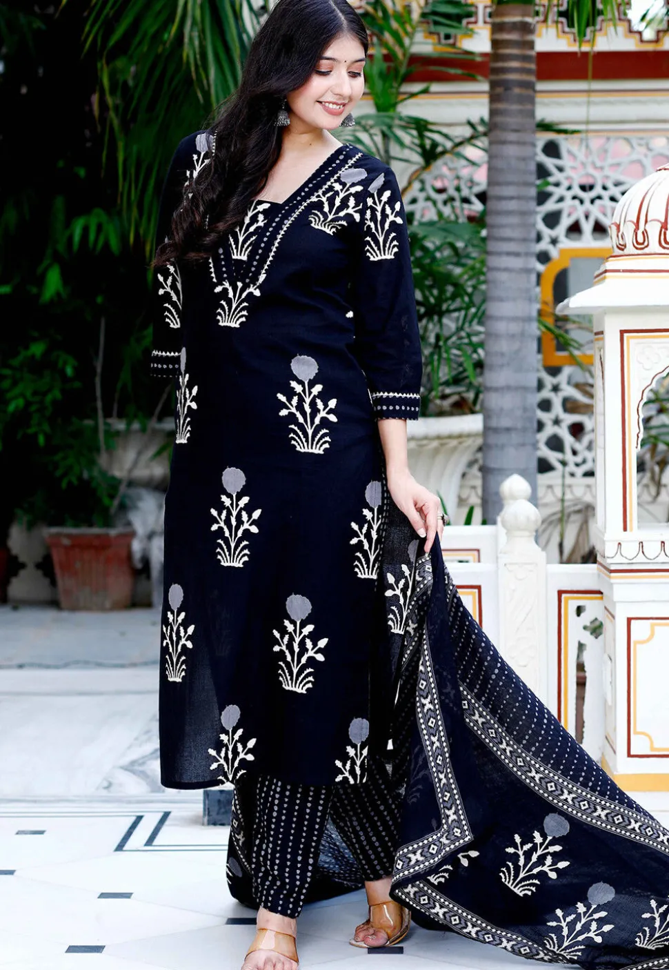 Printed Pure Cotton Pakistani Suit in Black
