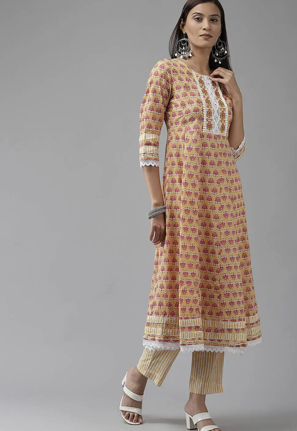Printed Pure Cotton Pakistani Suit in Light Yellow