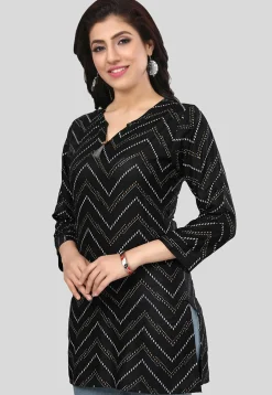 Printed Rayon Straight Kurti in Black