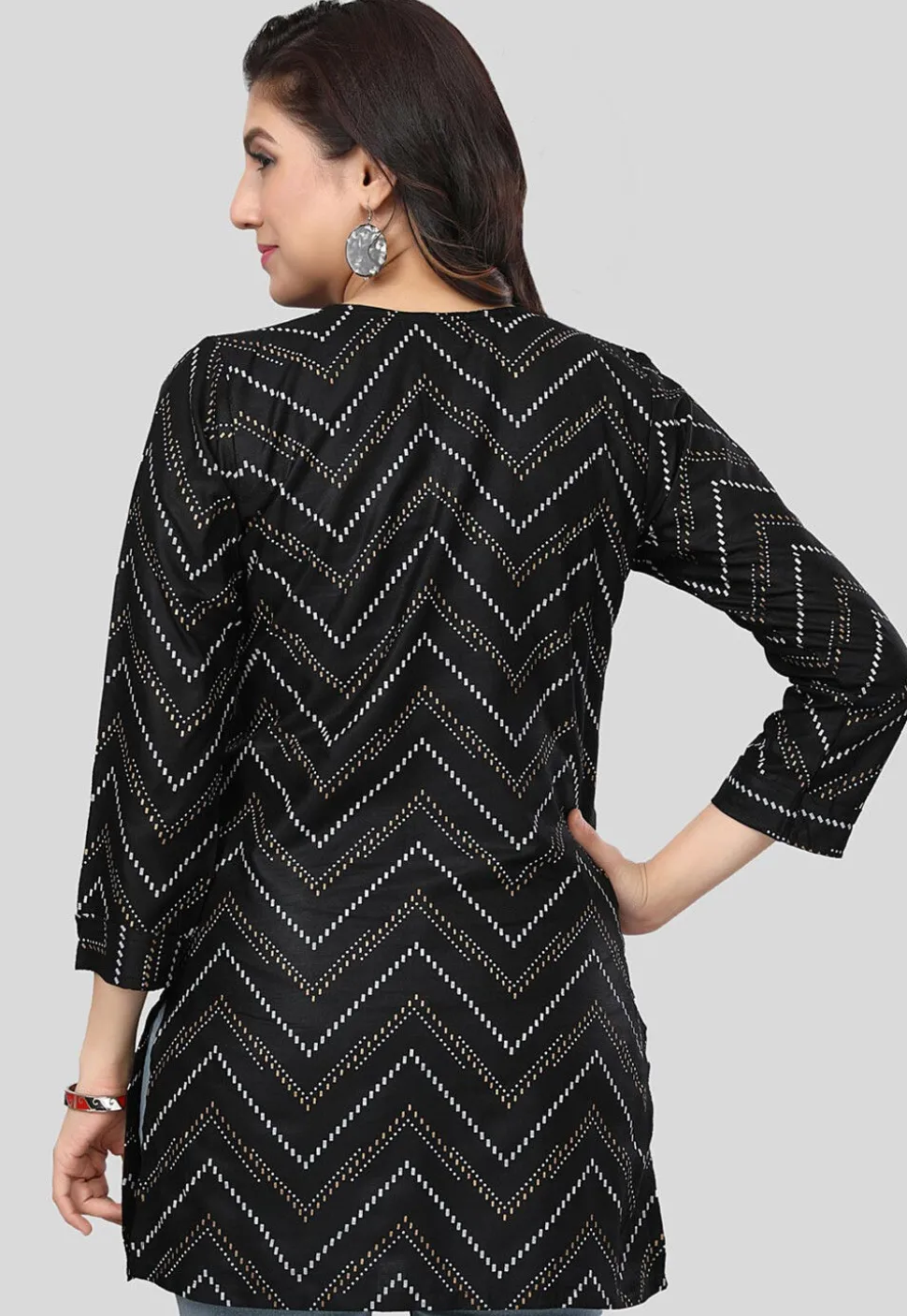 Printed Rayon Straight Kurti in Black
