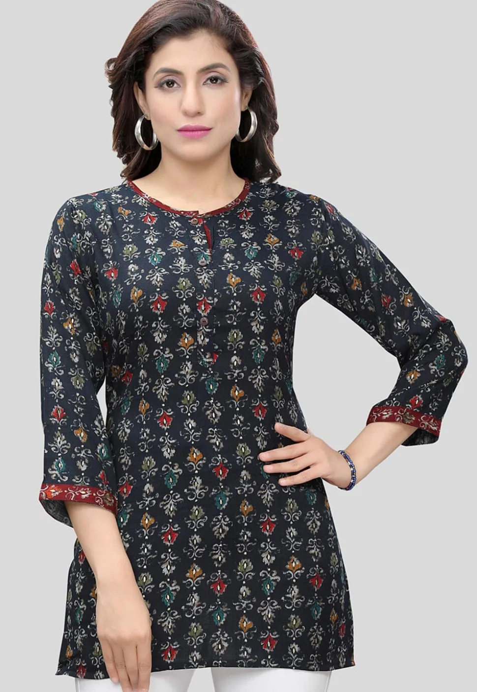 Printed Rayon Straight Kurti in Black