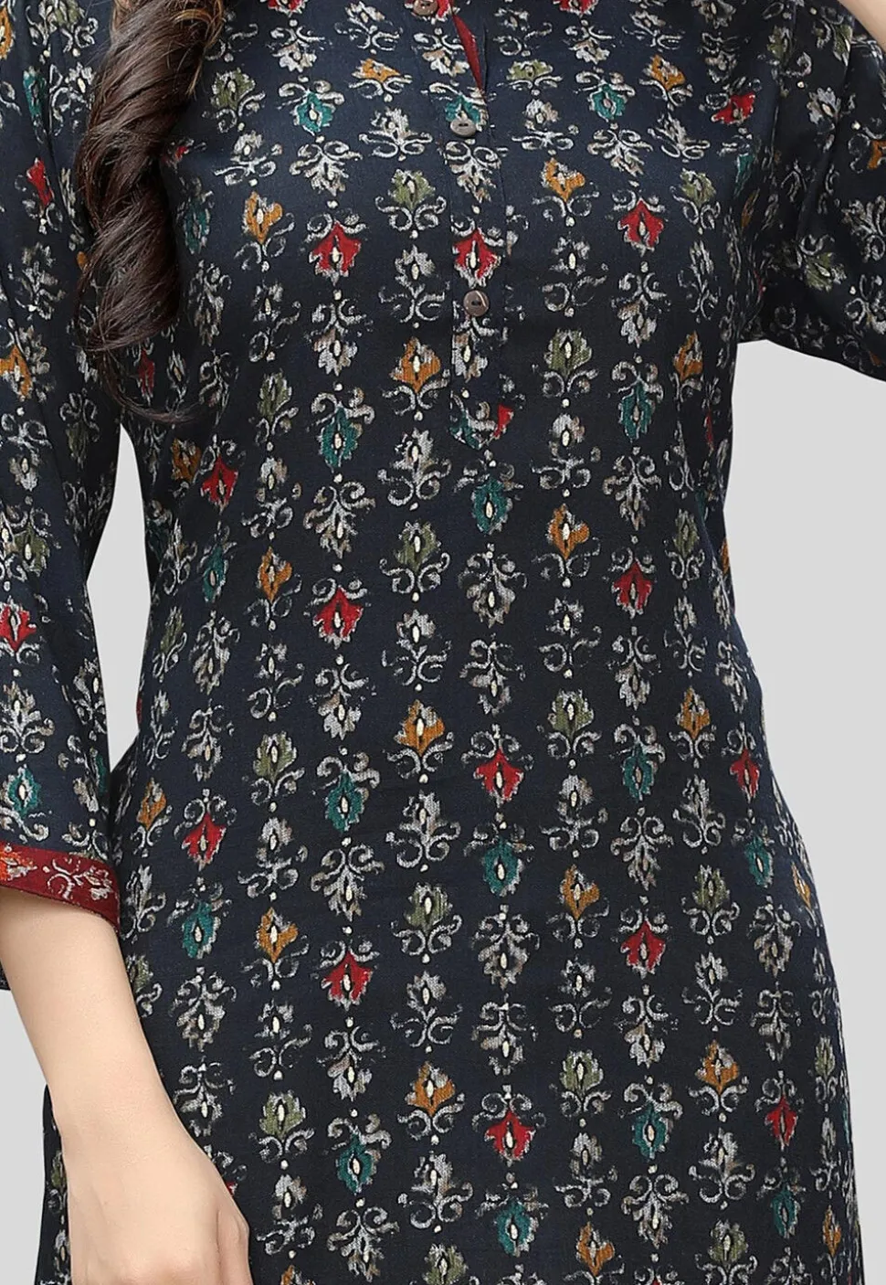 Printed Rayon Straight Kurti in Black