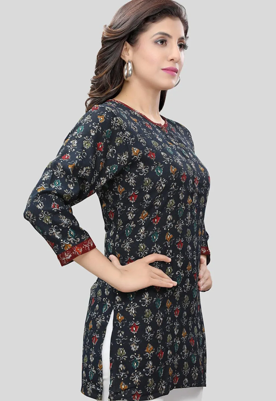 Printed Rayon Straight Kurti in Black
