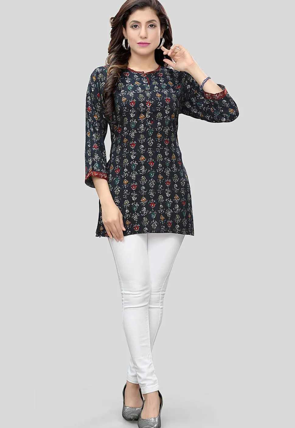 Printed Rayon Straight Kurti in Black