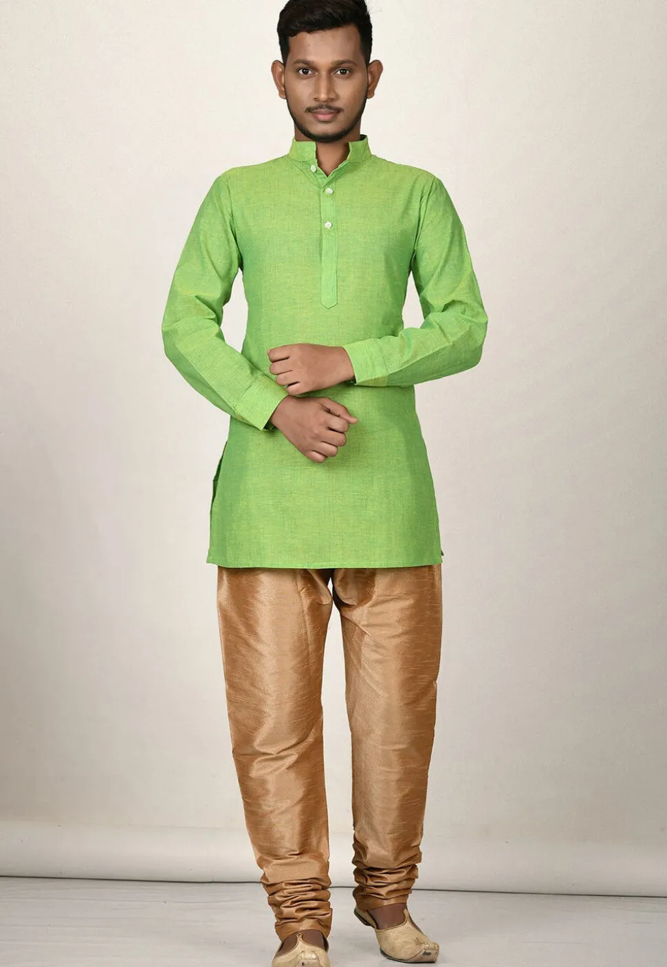 Solid Color Cotton Kurta in Green