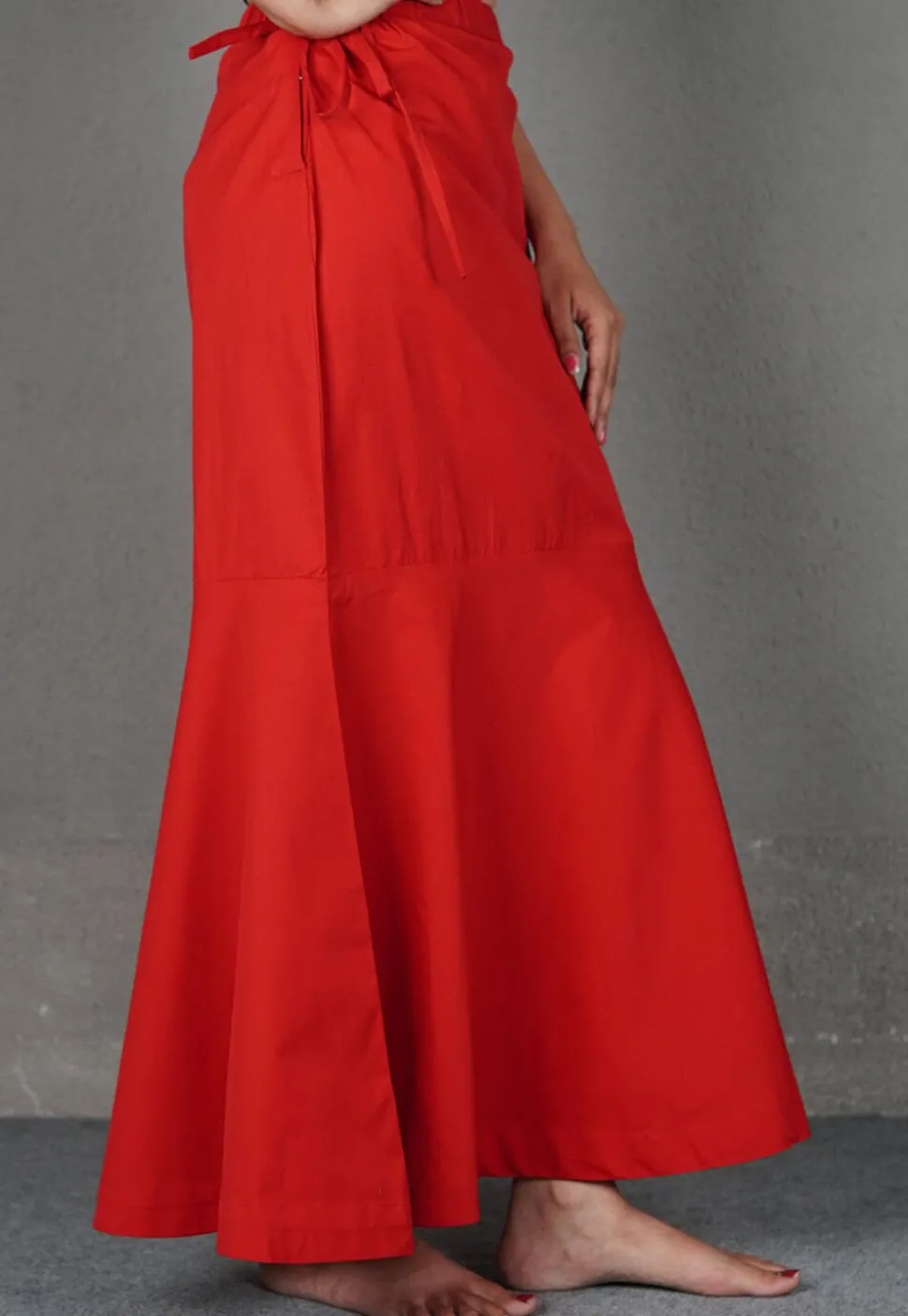 Solid Color Cotton Lycra Fish Cut Petticoat in Red