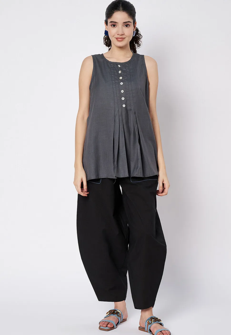Solid Color Cotton Pant in Black