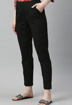 Solid Color Cotton Pant in Black