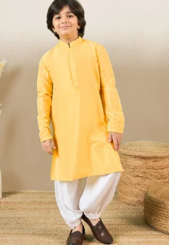 Solid Color Cotton Silk Kurta Set in Yellow