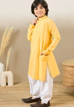 Solid Color Cotton Silk Kurta Set in Yellow