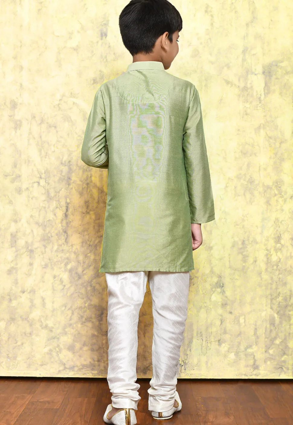 Solid Color Cotton Silk Kurta Set in Pastel Green