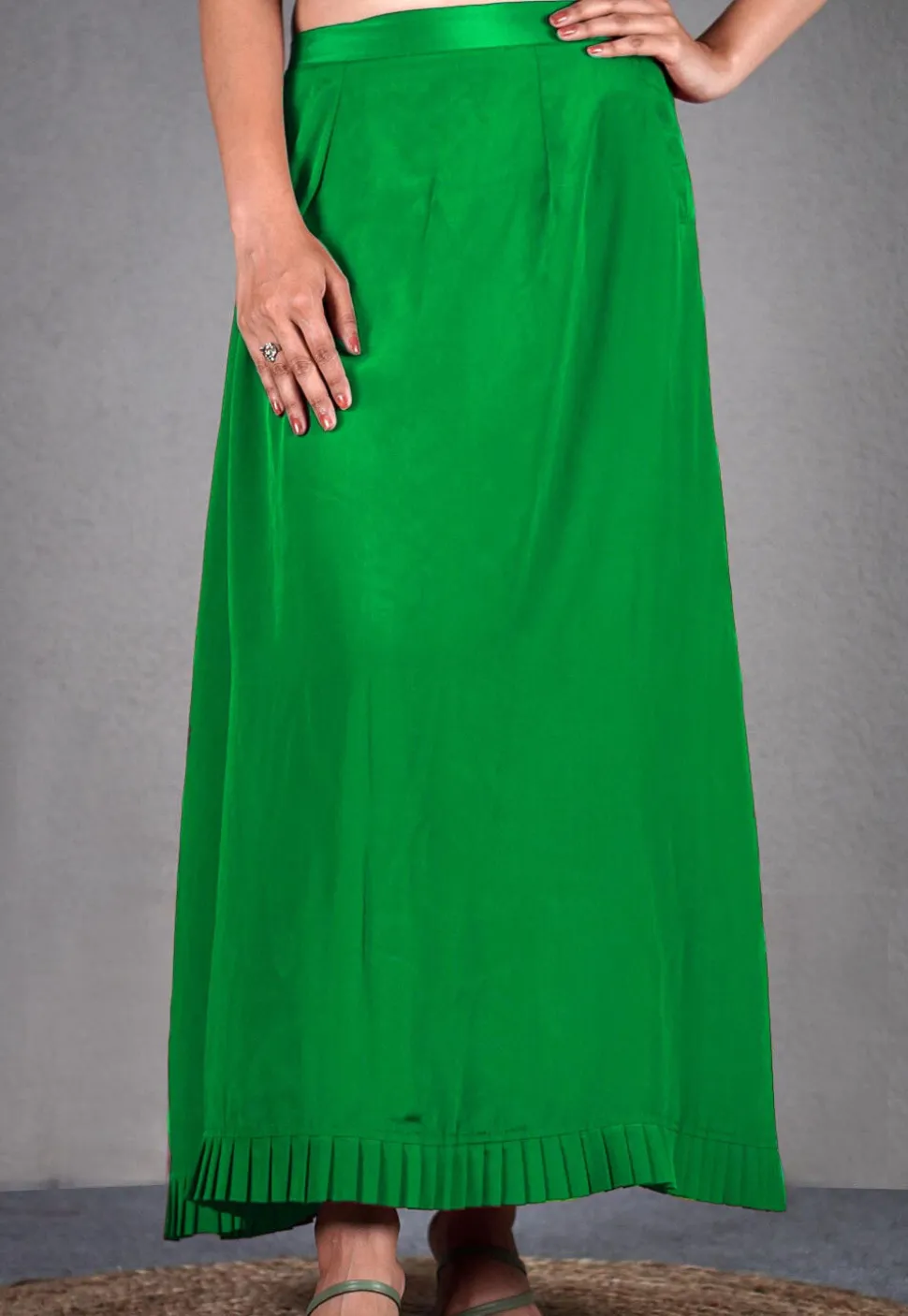 Solid Color Crepe Petticoat in Green