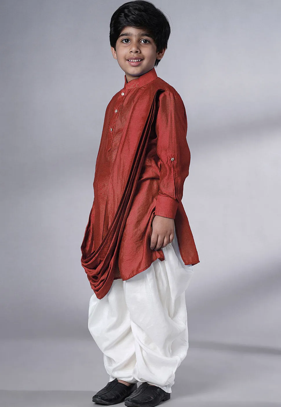 Solid Color Muslin Silk Kurta Set in Maroon