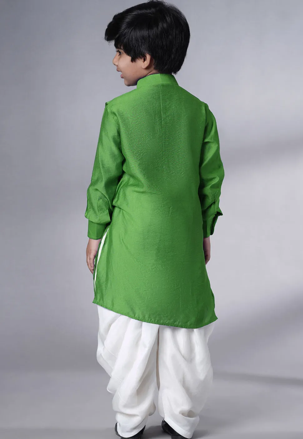 Solid Color Muslin Silk Kurta Set in Green