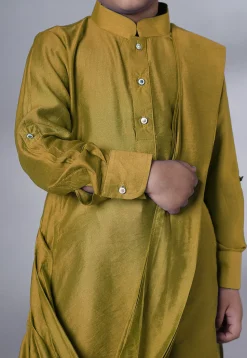 Solid Color Muslin Silk Kurta Set in Green