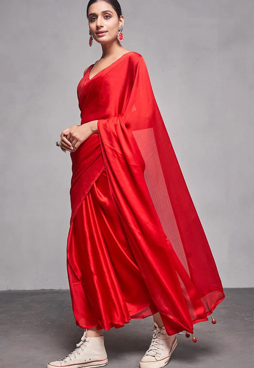 Solid Color Satin Chiffon Saree in Red