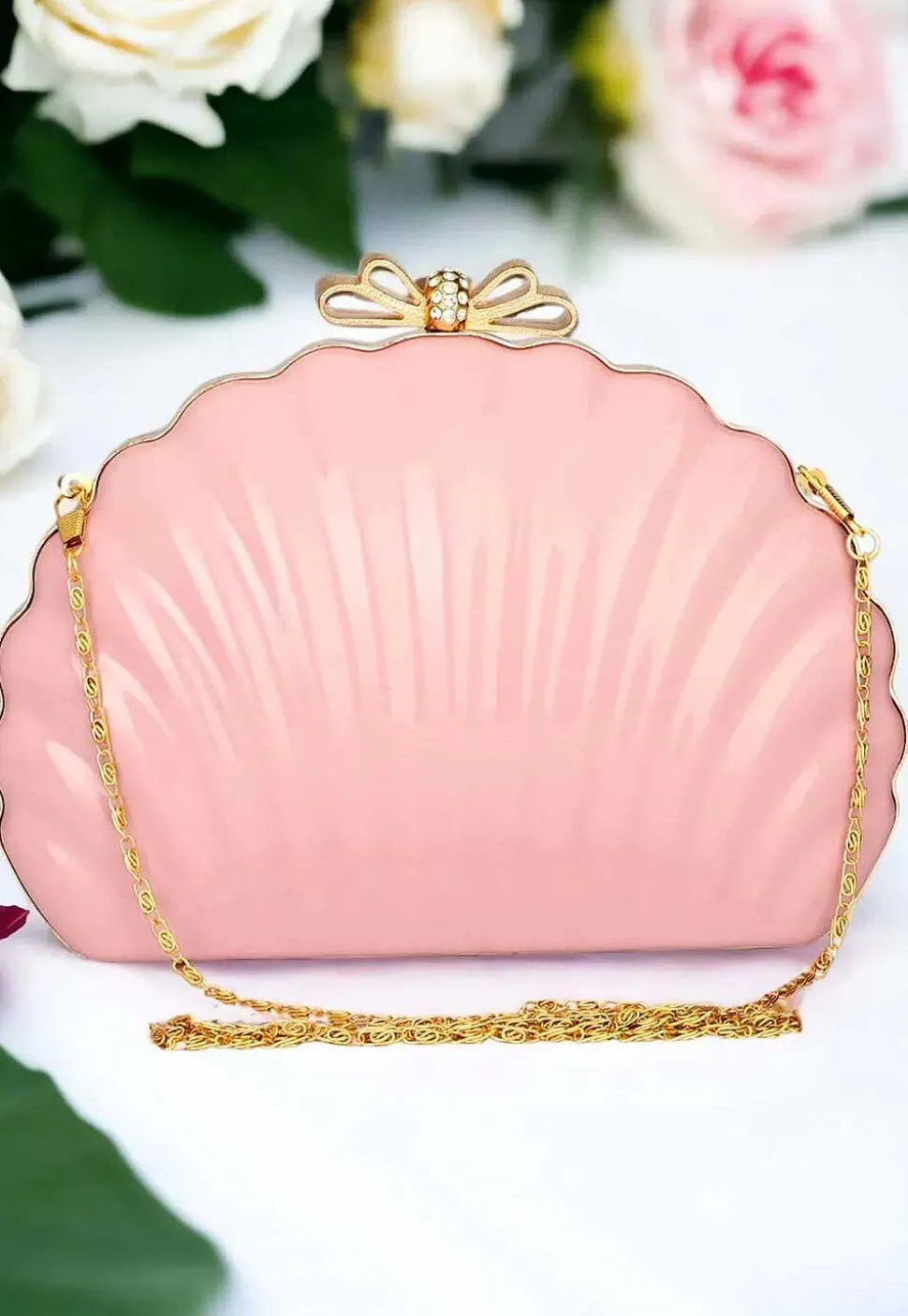 Solid Color Synthetic Scalloped Clutch Bag in Pink