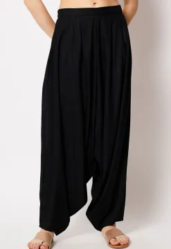 Solid Color Viscose Harem Pants in Black