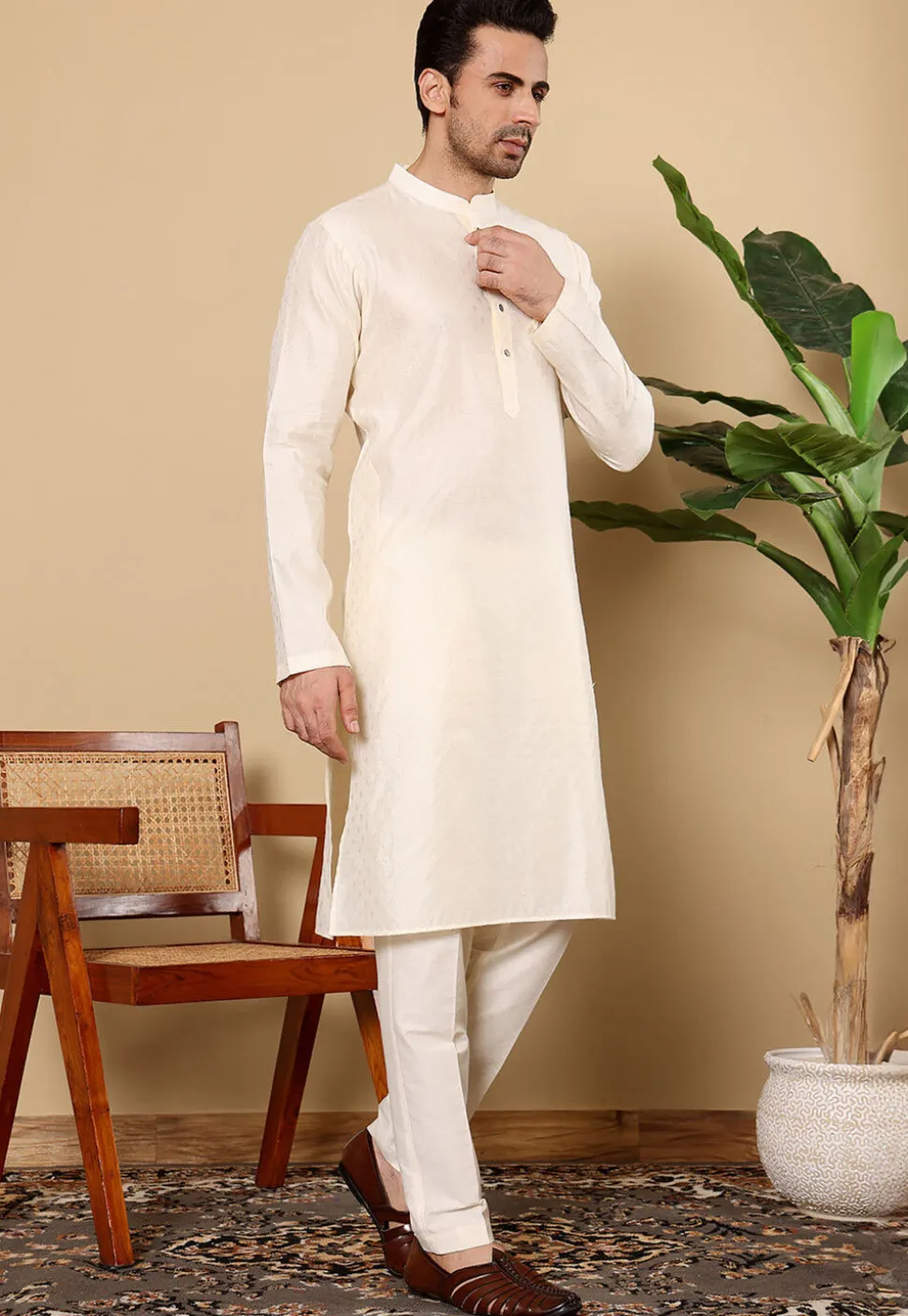 Solid Color Viscose Silk Kurta Set in Off White