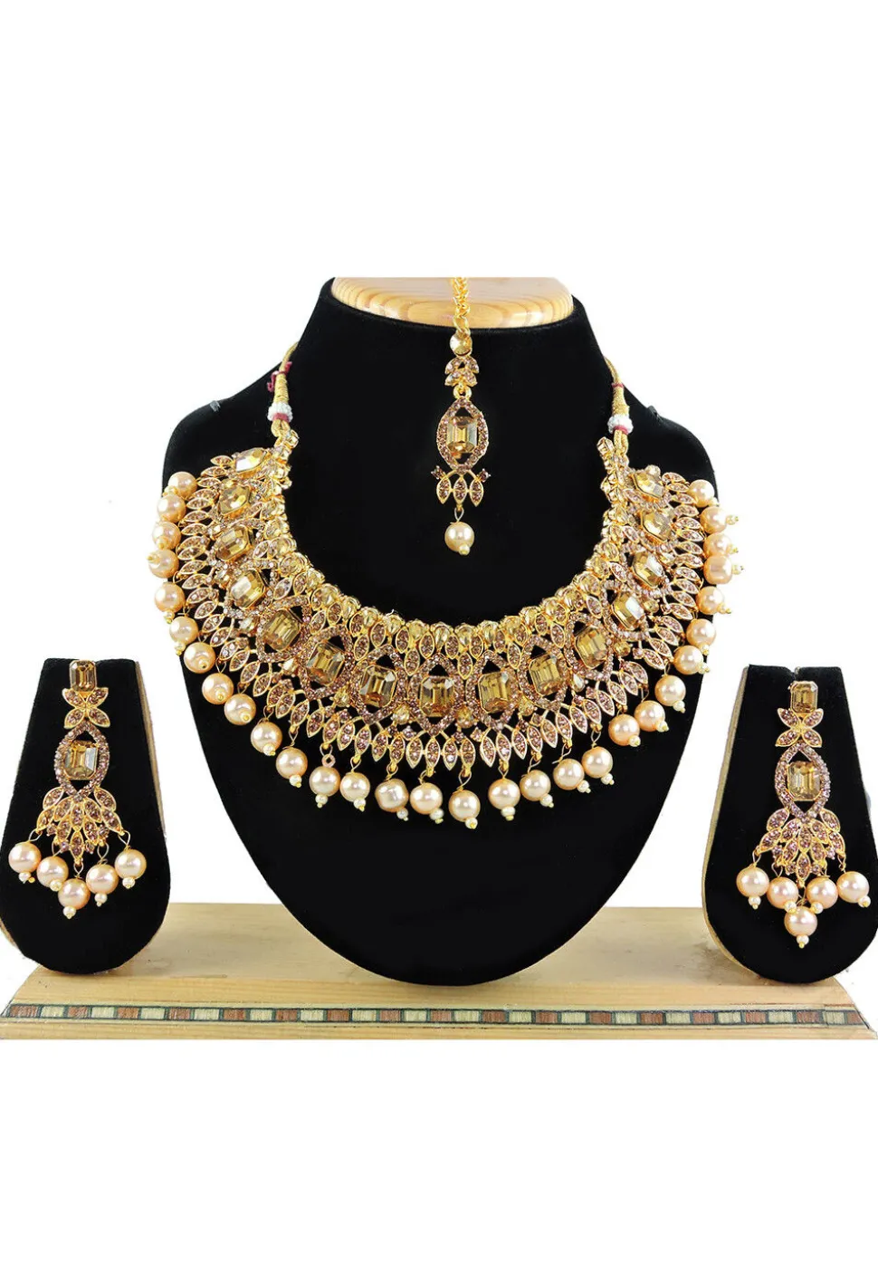 Stone Studded Choker Necklace Set