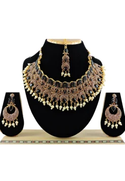 Stone Studded Choker Necklace Set