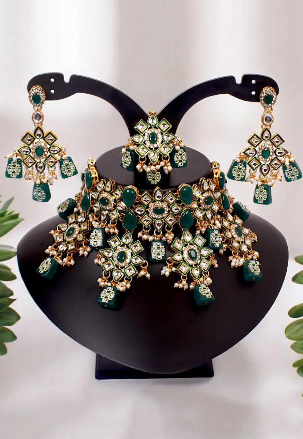 Stone Studded Choker Necklace Set