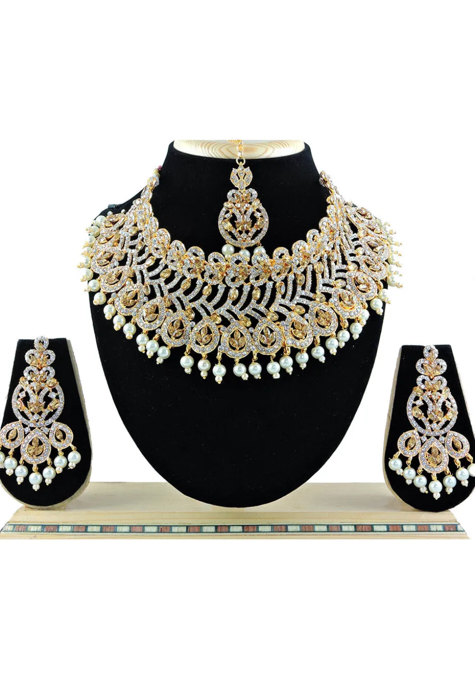 Stone Studded Choker Necklace Set