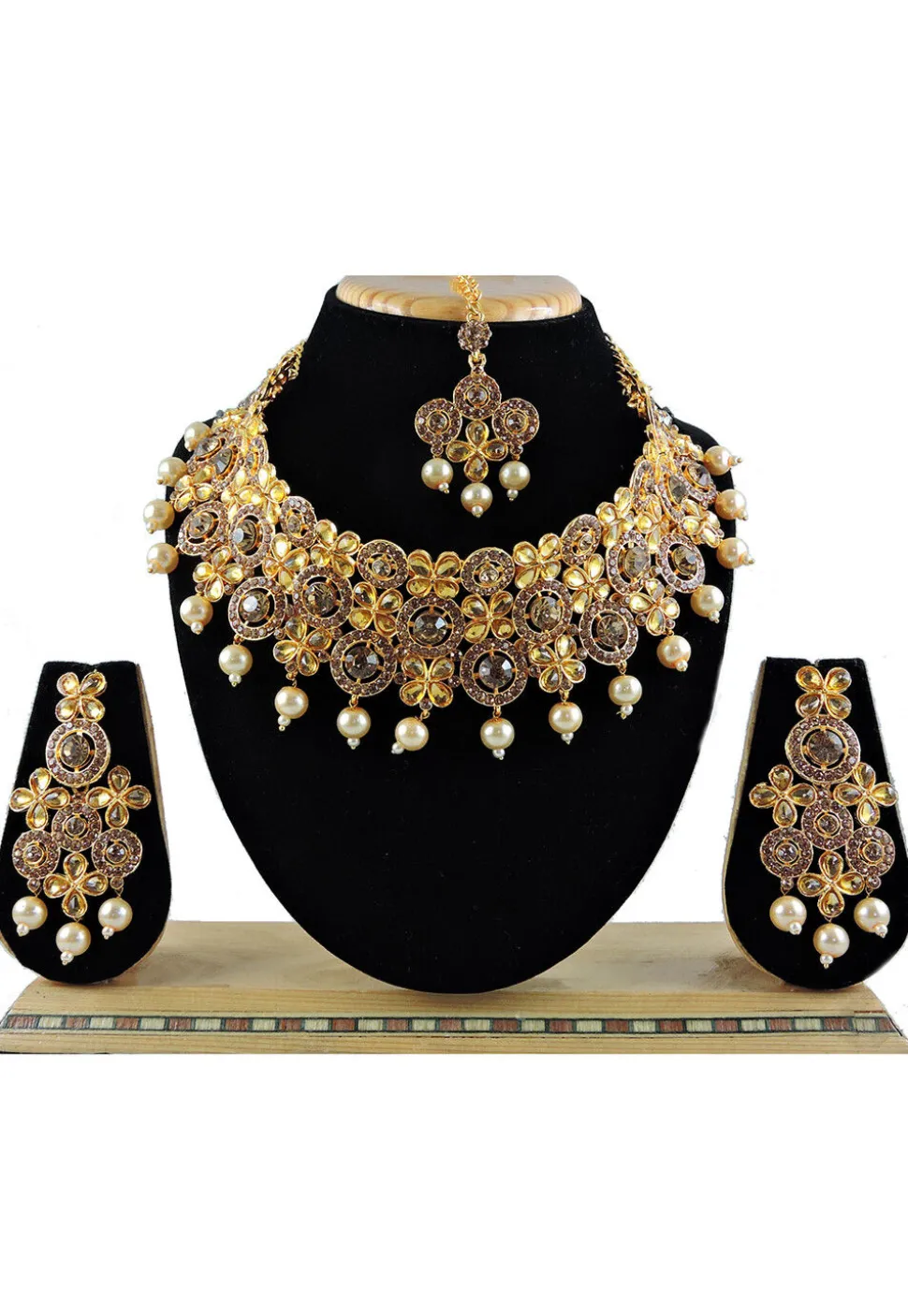 Stone Studded Choker Necklace Set