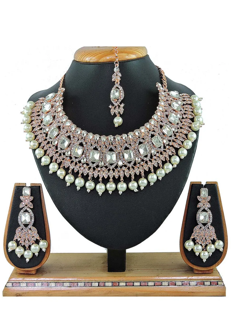 Stone Studded Choker Necklace Set
