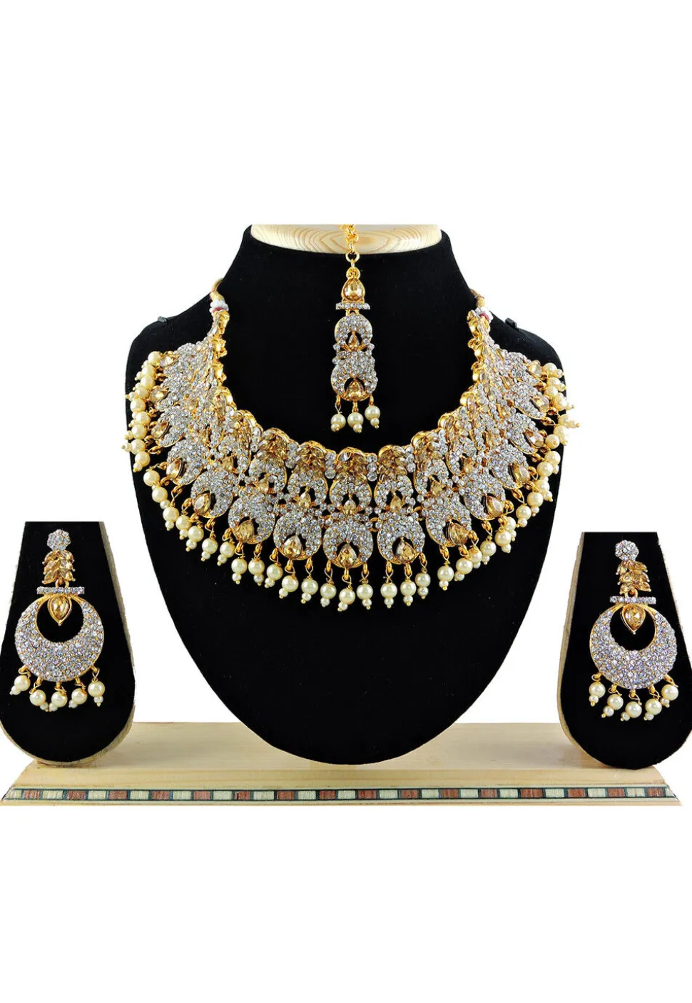 Stone Studded Choker Necklace Set