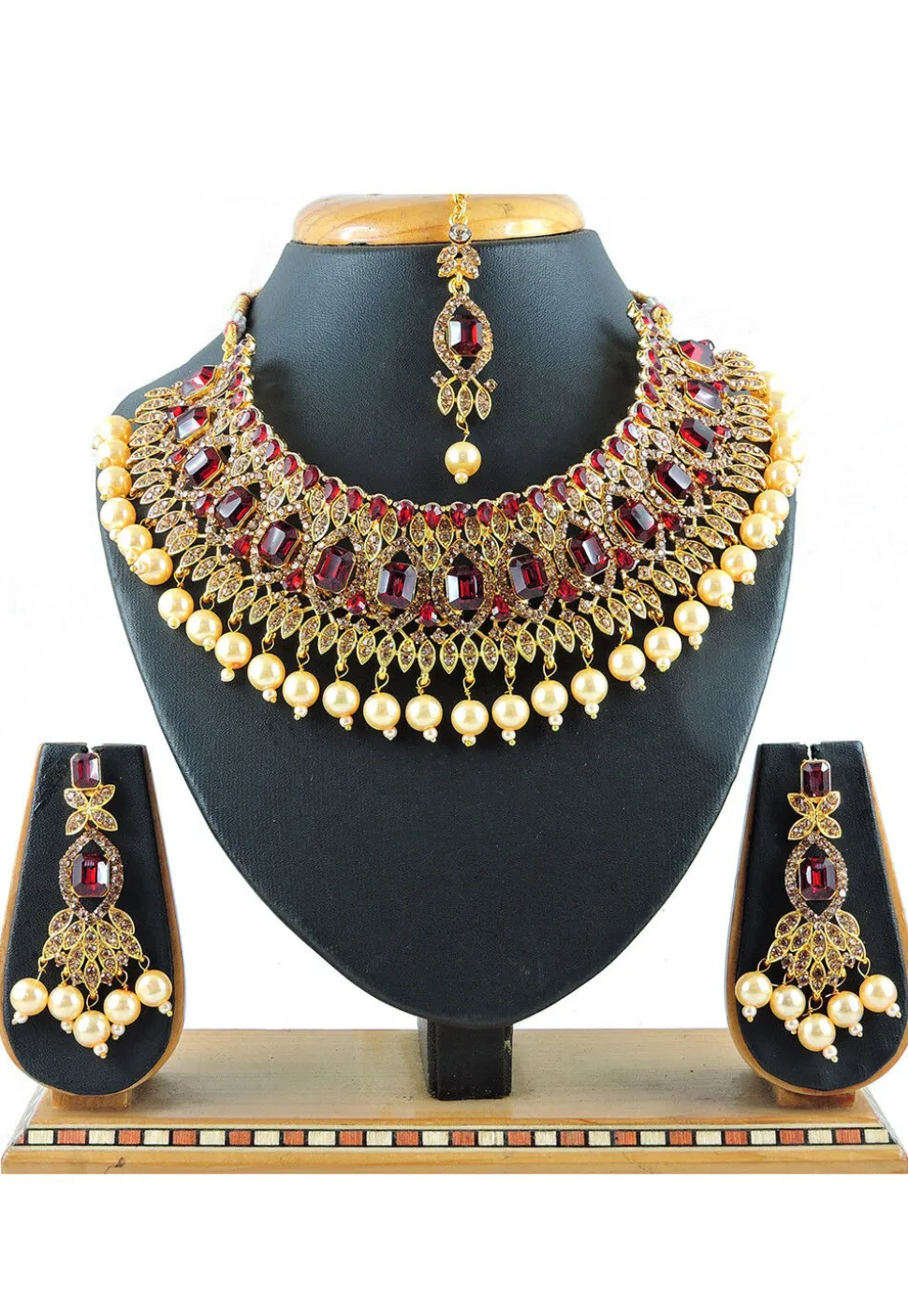 Stone Studded Choker Necklace Set