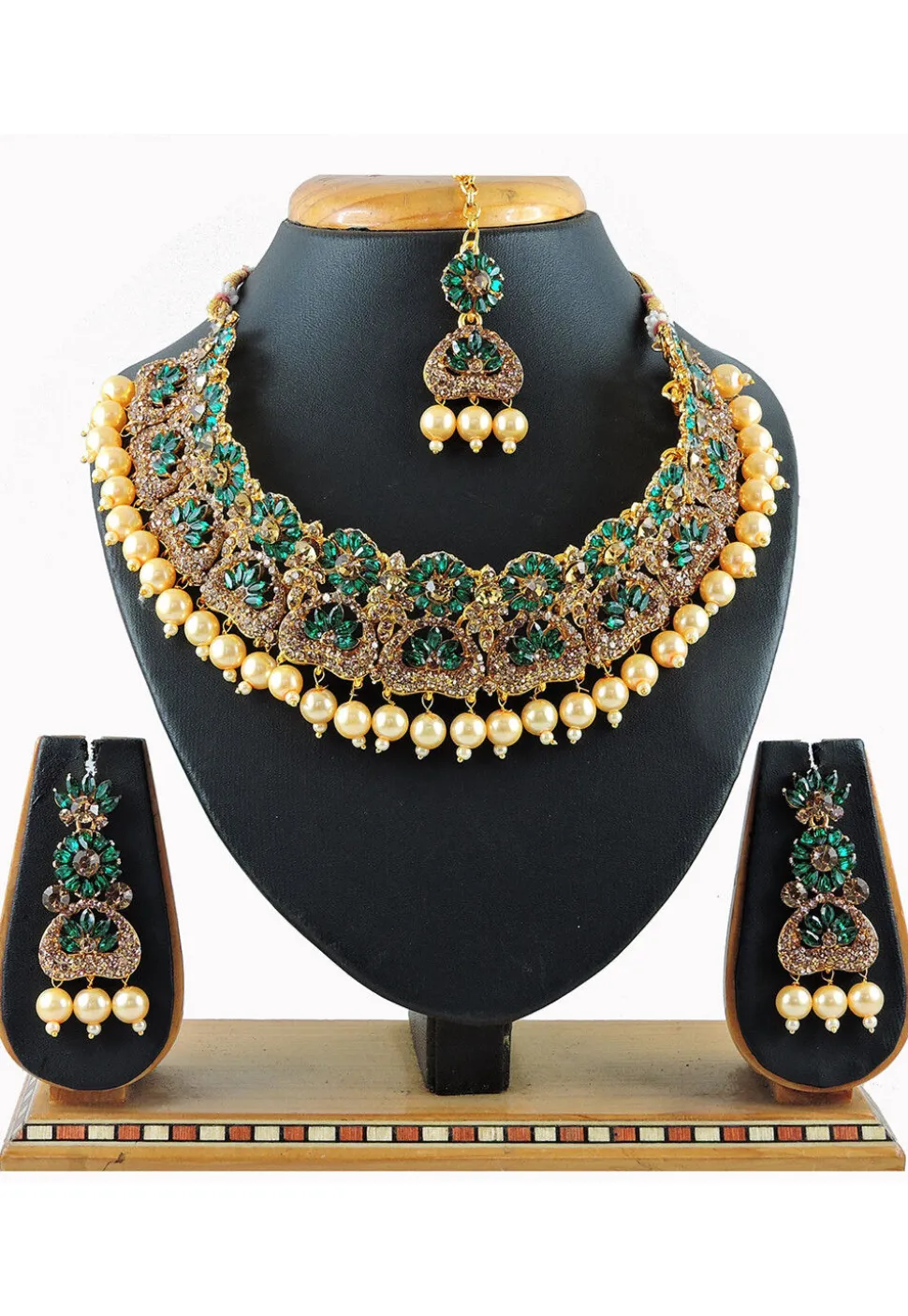 Stone Studded Choker Necklace Set